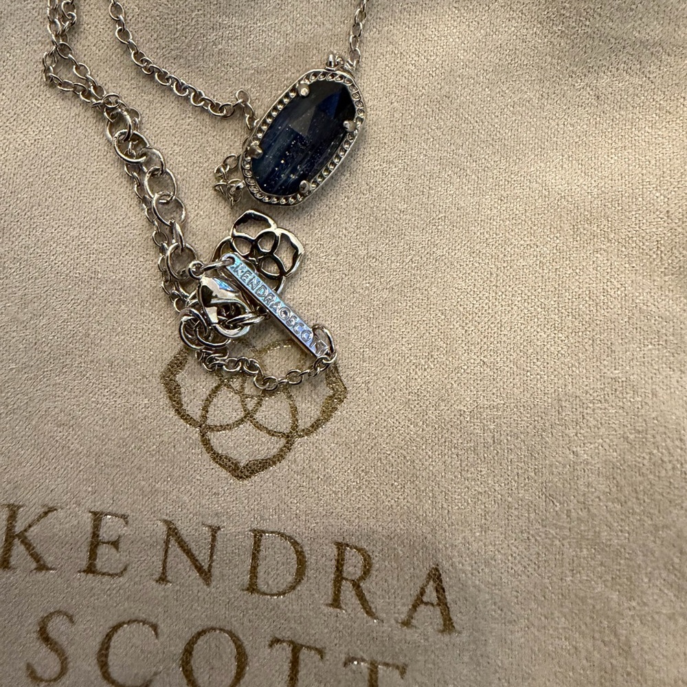 Authentic Kendra Scott Silver Elisa Necklace with Deep Blue Stone. - Picture 4 of 4